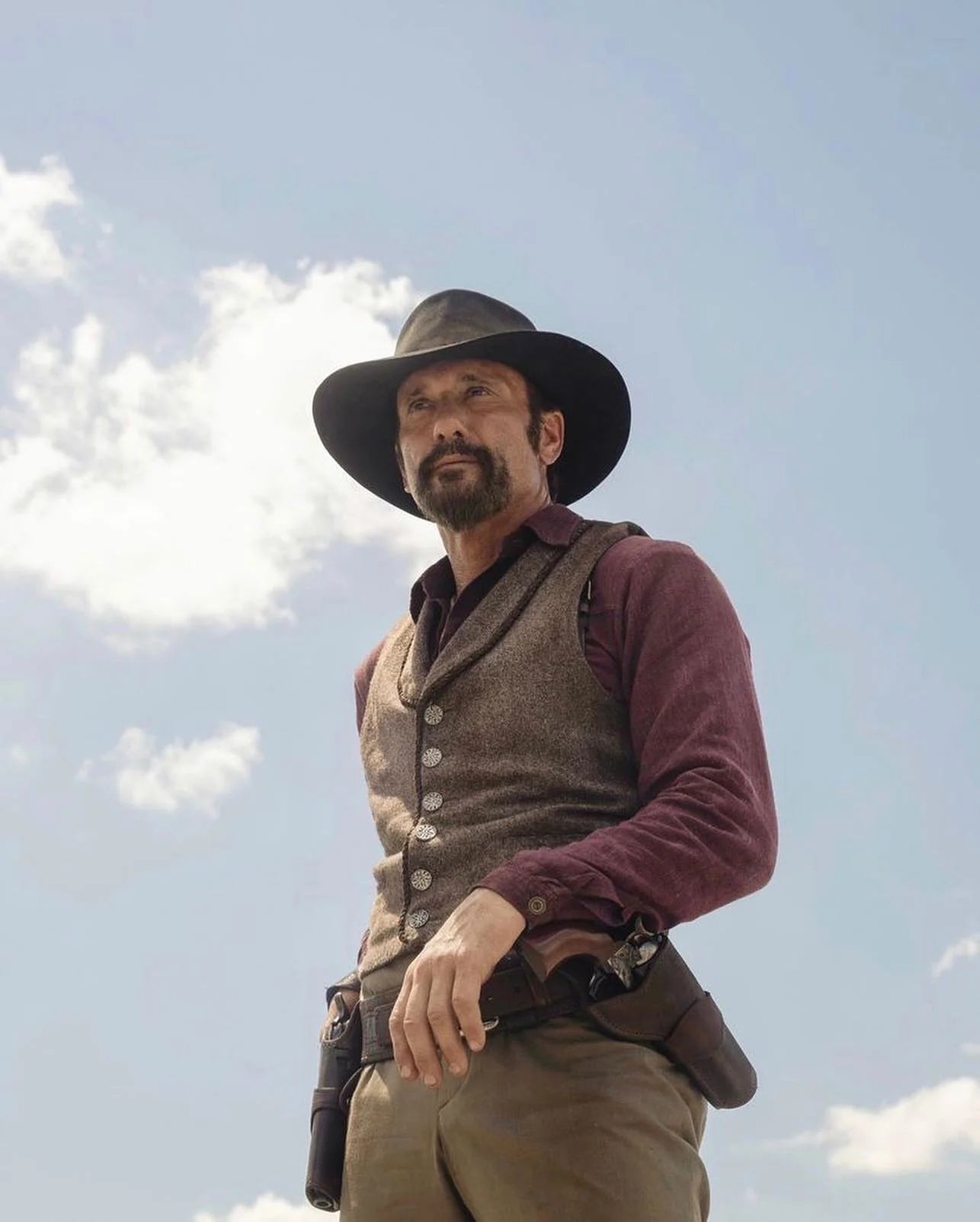 Tim McGraw wearing the Handmade James Dutton hat from the 1923 series 