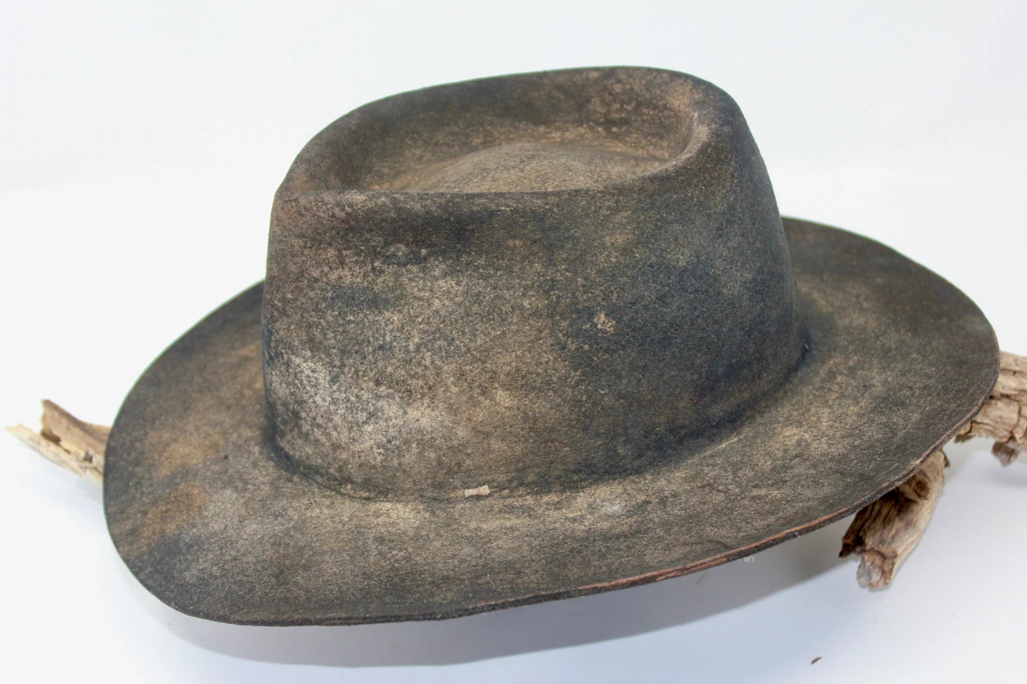 Handmade James Dutton hat from the 1923 series inspired by Tim McGraw, crafted in high-quality beaver felt and made to order.