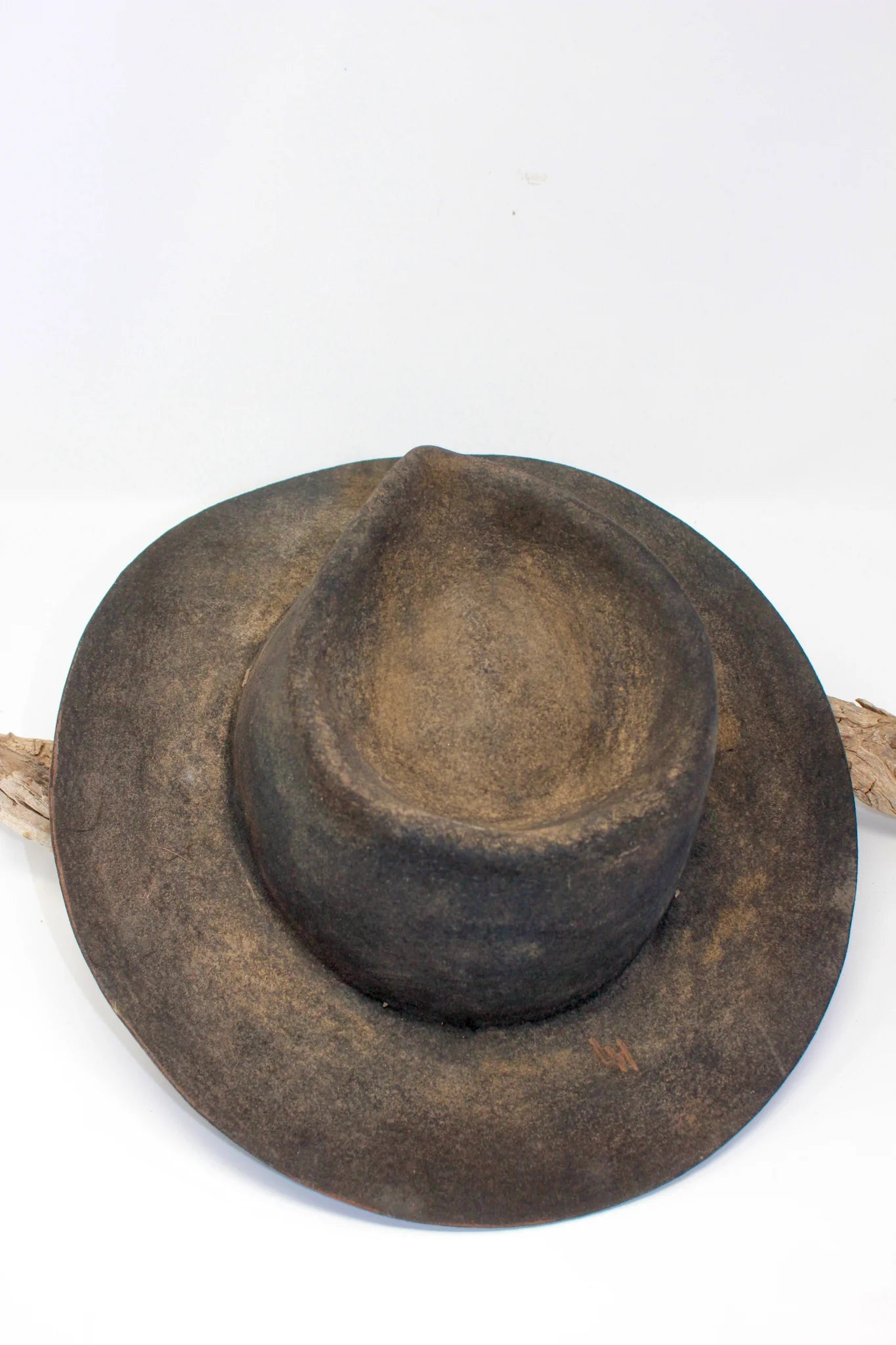 Handmade James Dutton hat from the 1923 series inspired by Tim McGraw, crafted in high-quality beaver felt and made to order.